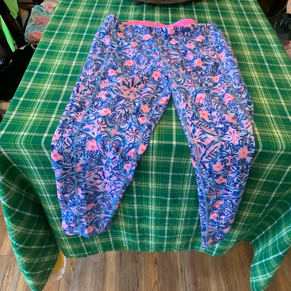 Nice Luxletic leggings! Super comfy!